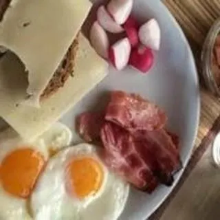 Elisa Tatil Koeyue Μπαλικεσίρ